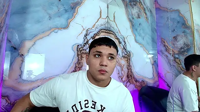 couple lovelyds online show from 5, 2, 2026