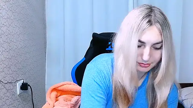 Snapshot of JaneLaJewel chatting on 5, 11, 2025 JaneLaJewel online show from 5, 11, 2025