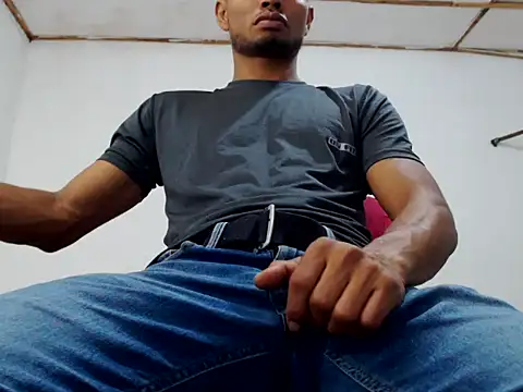 fernandez latinblackk online show from 5, 1, 2025