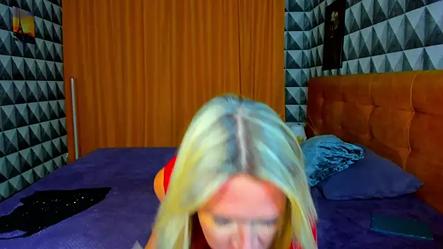 Luna  Lewis online show from 22, 1, 2025