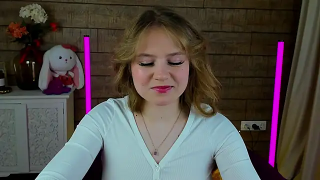 SelinSwarovski online show from 8, 3, 2025