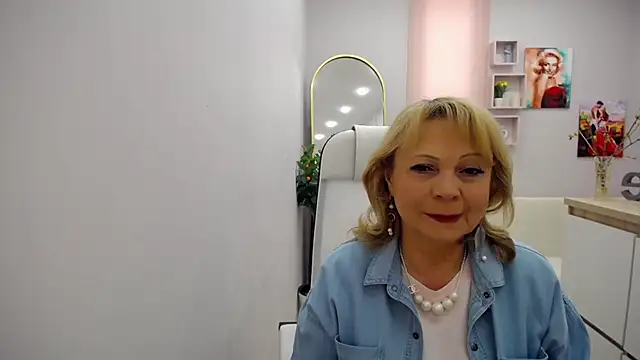 Milla Cutie18 online show from 10, 4, 2026