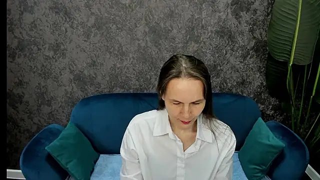 Lillian White online show from 6, 3, 2025