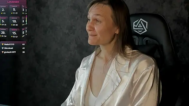 Lillian White online show from 15, 9, 2025