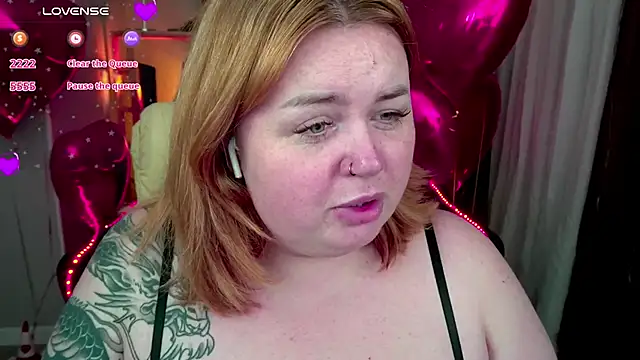 ZaraReignn online show from 15, 2, 2025