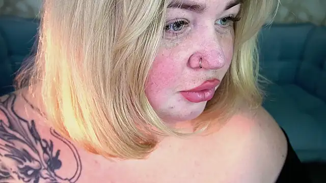 ZaraReignn online show from 1, 4, 2026