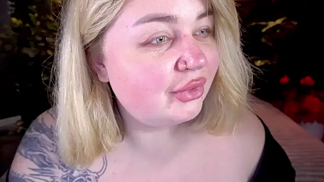 ZaraReignn online show from 28, 4, 2026