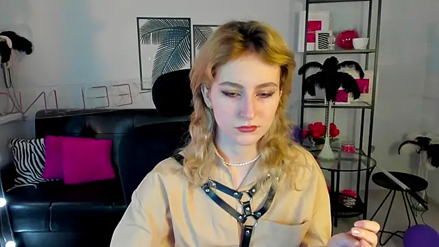 LuxRayi online show from 25, 1, 2025