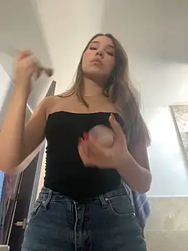 Snapshot of SophieRaily_ chatting on 17, 1, 2025 SophieRaily online show from 17, 1, 2025