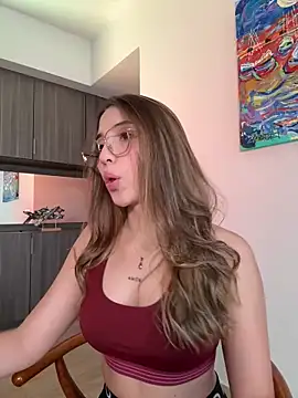 Snapshot of SophieRaily_ chatting on 11, 2, 2025 SophieRaily online show from 11, 2, 2025