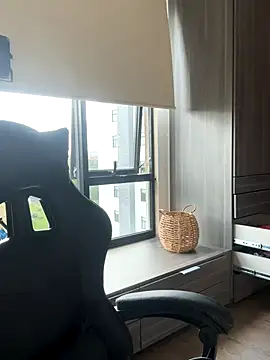 Snapshot of SophieRaily_ chatting on 18, 9, 2025 SophieRaily online show from 18, 9, 2025