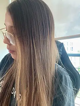 Snapshot of SophieRaily_ chatting on 26, 9, 2025 SophieRaily online show from 26, 9, 2025