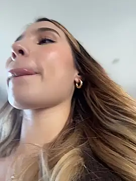 SophieRaily  online show from 6, 1, 2026