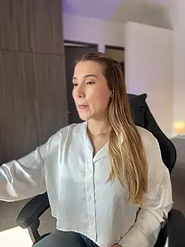 SophieRaily  online show from 16, 1, 2026