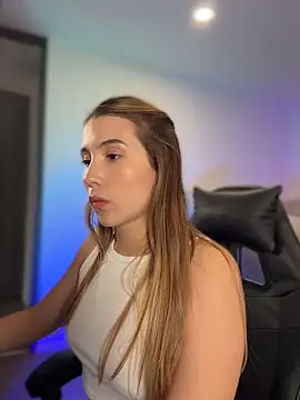 SophieRaily  online show from 5, 3, 2026