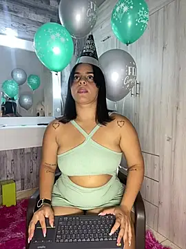 Snapshot of Violetrousse chatting on 18, 2, 2026 Violetrousse online show from 18, 2, 2026