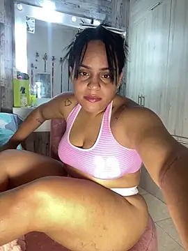 Snapshot of Violetrousse chatting on 7, 3, 2026 Violetrousse online show from 7, 3, 2026