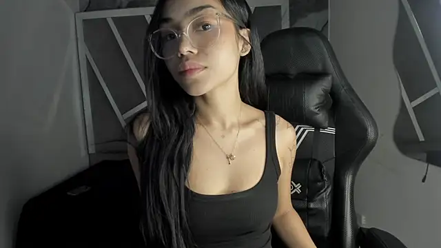 Mia petite01 online show from 23, 7, 2026