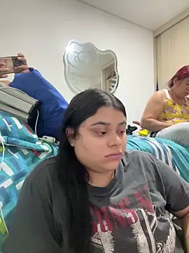 alissonfernandez  online show from 22, 3, 2025