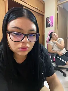 alissonfernandez  online show from 21, 10, 2025