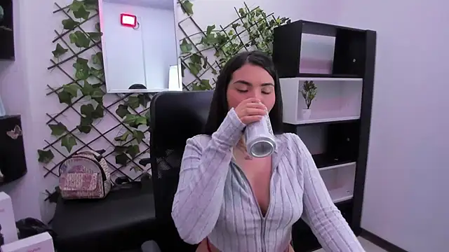 SophiaButt  online show from 23, 4, 2026