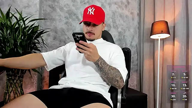 boyc022  online show from 24, 4, 2026