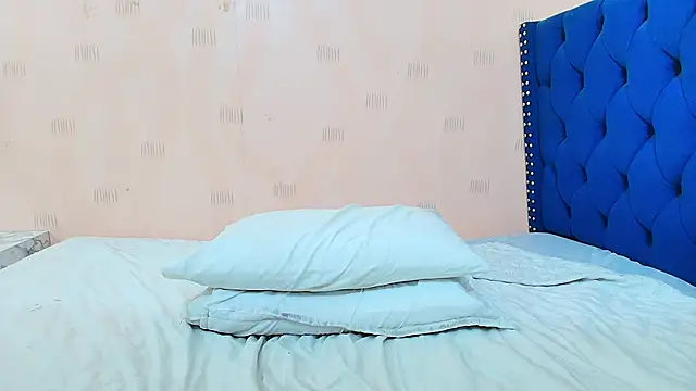 hornybarelylegalgirl online show from 2, 3, 2025