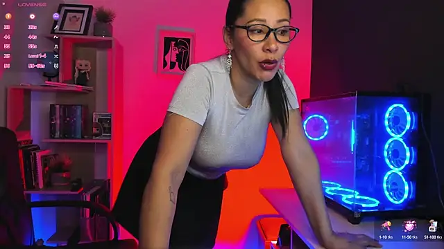 Snapshot of Sue_Wolls chatting on 7, 1, 2025 Sue Wolls online show from 7, 1, 2025