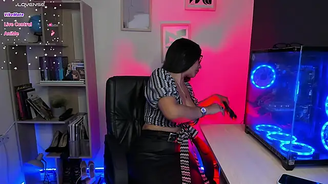 Snapshot of Sue_Wolls chatting on 13, 2, 2025 Sue Wolls online show from 13, 2, 2025