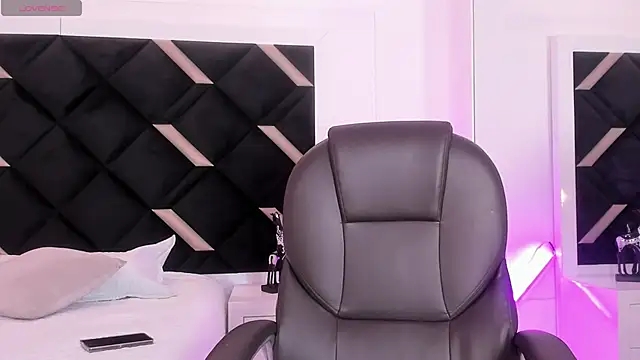 Carolina Evanss online show from 26, 4, 2026