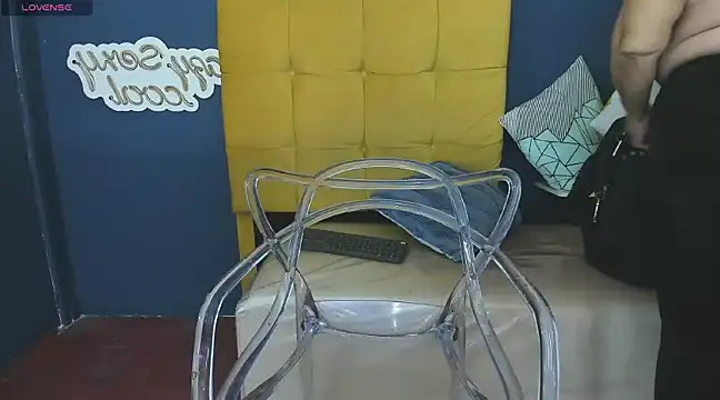 renata milf  online show from 17, 1, 2025