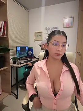 Snapshot of licky_lu chatting on 3, 5, 2026 licky lu online show from 3, 5, 2026