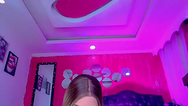 TiffanyMackensyy online show from 26, 4, 2026