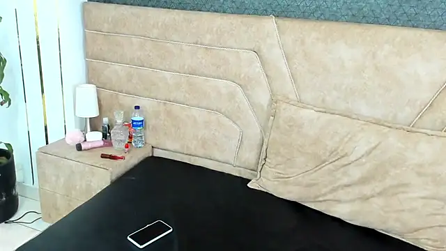 Candy Bony online show from 19, 12, 2024