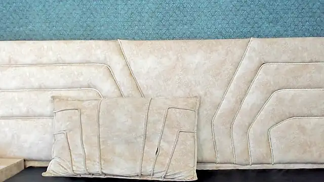 Candy Bony online show from 14, 1, 2025