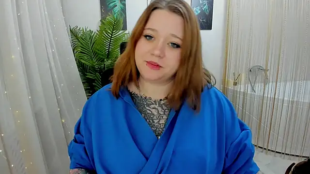 Snapshot of MoonLghte chatting on 1, 2, 2025 MoonLghte online show from 1, 2, 2025