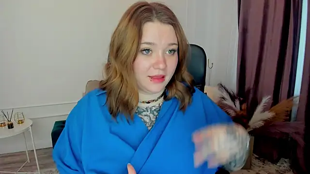 Snapshot of MoonLghte chatting on 2, 2, 2025 MoonLghte online show from 2, 2, 2025