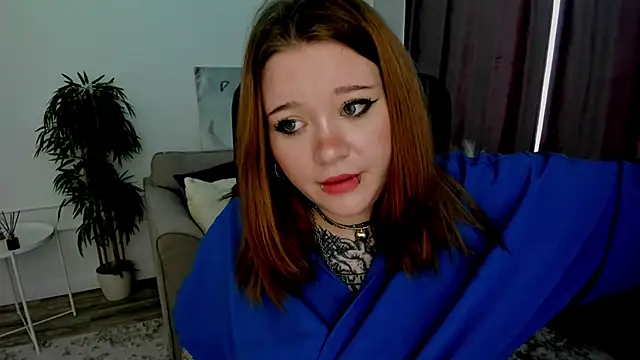 Snapshot of MoonLghte chatting on 10, 2, 2025 MoonLghte online show from 10, 2, 2025