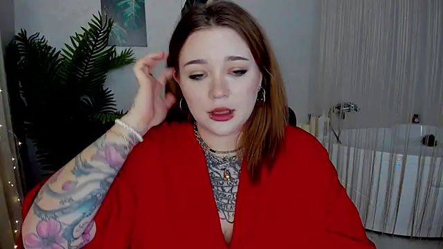 Snapshot of MoonLghte chatting on 12, 2, 2025 MoonLghte online show from 12, 2, 2025