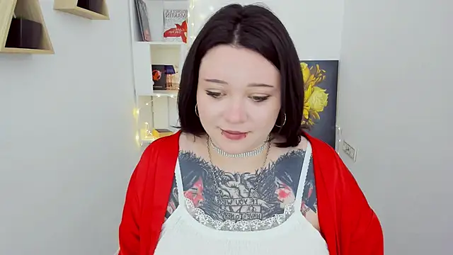 Snapshot of MoonLghte chatting on 18, 2, 2025 MoonLghte online show from 18, 2, 2025