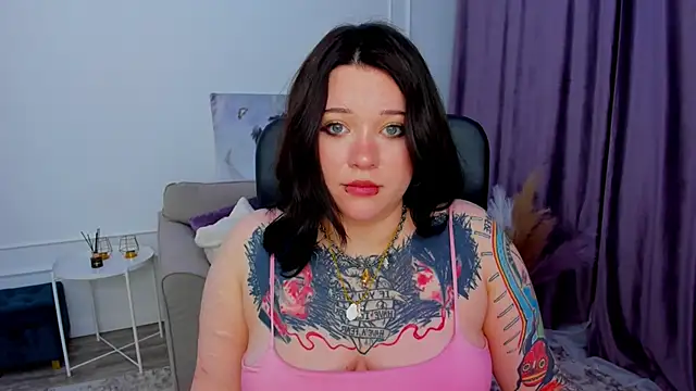 Snapshot of MoonLghte chatting on 24, 2, 2025 MoonLghte online show from 24, 2, 2025