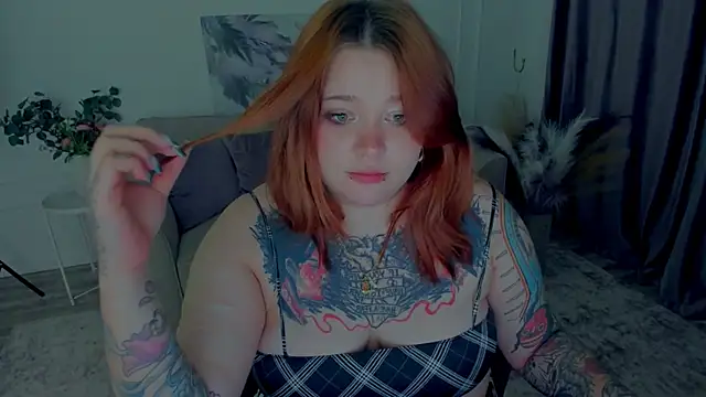 Snapshot of MoonLghte chatting on 5, 10, 2025 MoonLghte online show from 5, 10, 2025