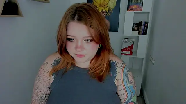 Snapshot of MoonLghte chatting on 21, 11, 2025 MoonLghte online show from 21, 11, 2025