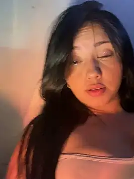 sweet kitty0110 online show from 24, 1, 2025