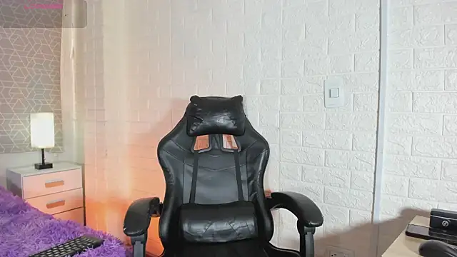 sweet kitty0110 online show from 13, 3, 2026