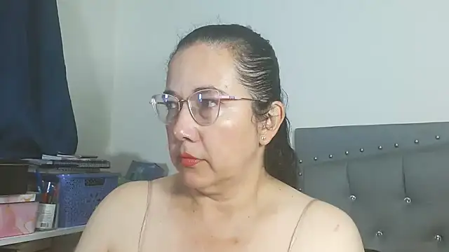 maturepriscila online show from 27, 6, 2026