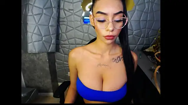 Tiffanny online show from 6, 3, 2025