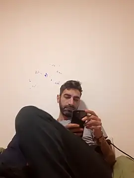 Snapshot of Italian69am chatting on 4, 11, 2025 Italian69am online show from 4, 11, 2025