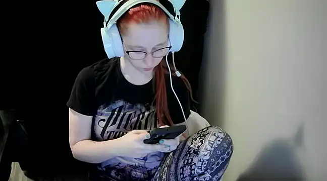 Snapshot of LilyFoxxx chatting on 15, 12, 2024 LilyFoxxx online show from 15, 12, 2024