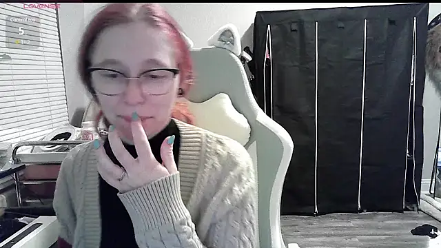 Snapshot of LilyFoxxx chatting on 12, 1, 2025 LilyFoxxx online show from 12, 1, 2025